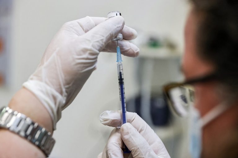 Παραβιάζουν τα ανθρώπινα δικαιώματα οι εντολές για υποχρεωτικό εμβολιασμό κατά του κορωνοϊού;