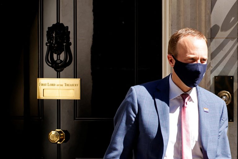 Συνεχίζει να συγκλονίζει την βρετανική κυβέρνηση το ροζ σκάνδαλο με τον πρώην υπουργό Υγείας