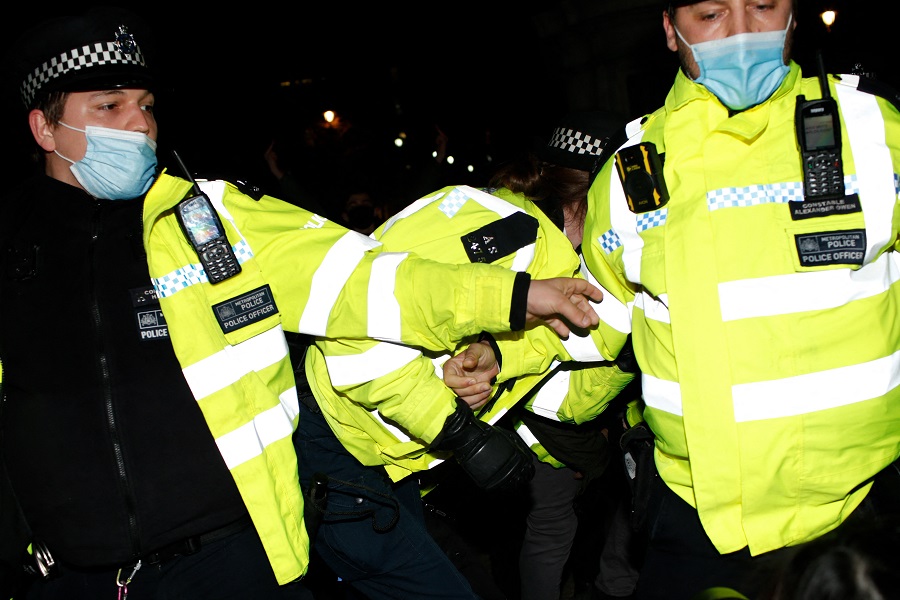 Βρετανός εν ενεργεία αστυνομικός ομολόγησε τον βιασμό και την απαγωγή μιας 33χρονης