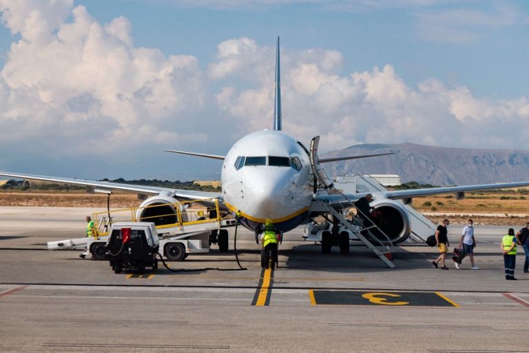Απανωτές αποχωρήσεις επενδυτών από το νέο αεροδρόμιο Κωνσταντινούπολης