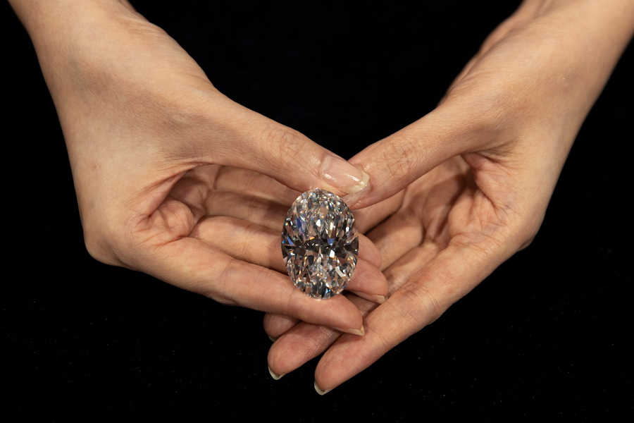 Στο σφυρί από τη Sotheby’s σπάνιο διαμάντι σε σχήμα αχλαδιού που μπορεί να αγοραστεί και με κρυπτονομίσματα