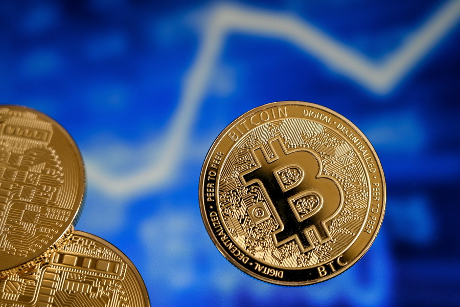 Ισχυρή πτώση σε bitcoin και etherum – Γιατί έκαναν «φτερά» σχεδόν 150 δισ. δολάρια