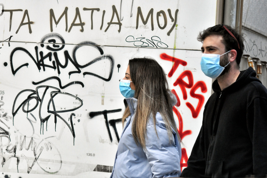 Βατόπουλος: Έως τις αρχές του 2022 θα αντιμετωπίζουμε τον κορωνοϊό σαν γρίπη- Τι είπε για τις μεταλλάξεις