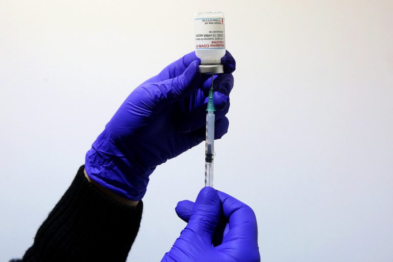 Tο Ευρωπαϊκό Δικαστήριο απέρριψε το αίτημα 30 Ελλήνων υγειονομικών κατά του υποχρεωτικού εμβολιασμού