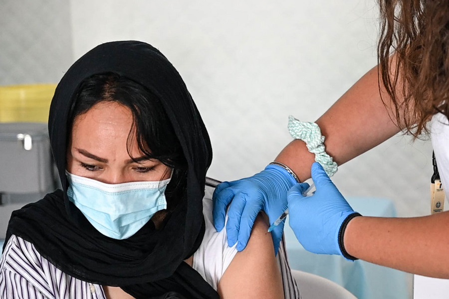 Aυξάνονται οι ρυθμοί για την τρίτη δόση – Έχουν εμβολιαστεί πάνω από 900.000 πολίτες