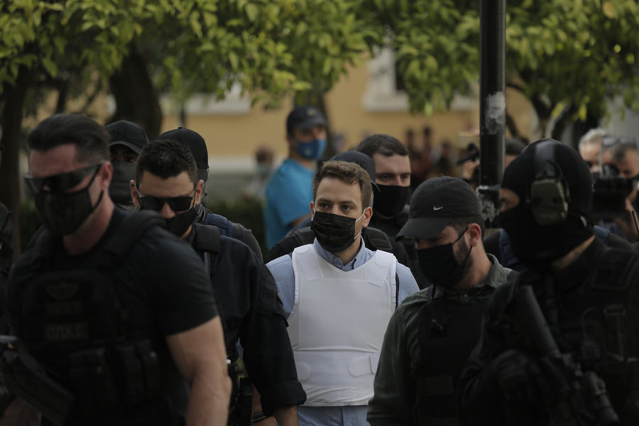 Έγκλημα στα Γλυκά Νερά: Σε δίκη για δύο κακουργήματα και δύο πλημμελήματα παραπέμπεται ο Μπάμπης Αναγνωστόπουλος