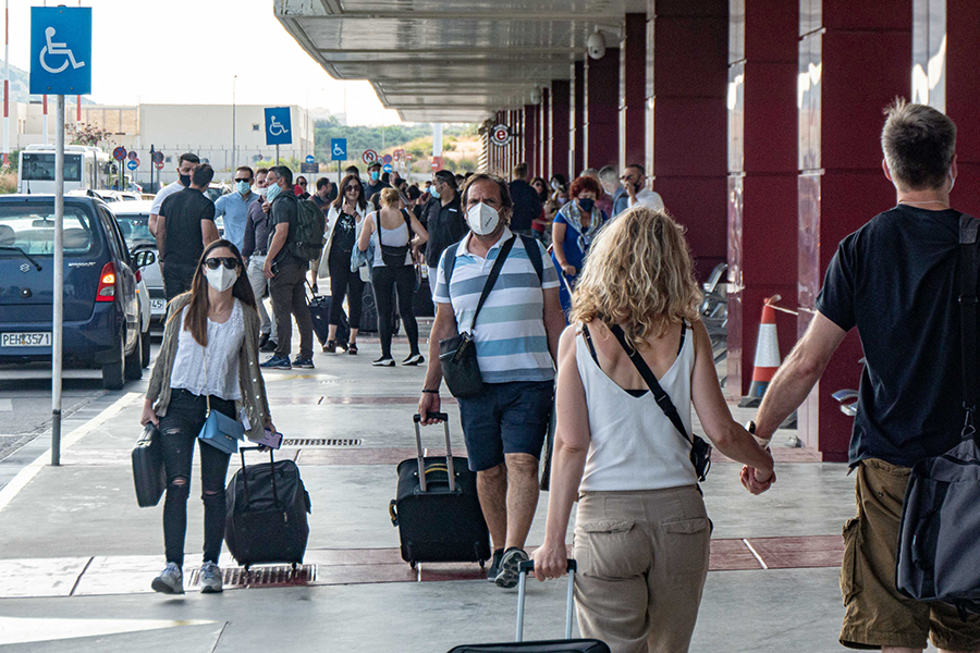 Με έσοδα στα επίπεδα του 2019 κλείνει φέτος η τουριστική σεζόν