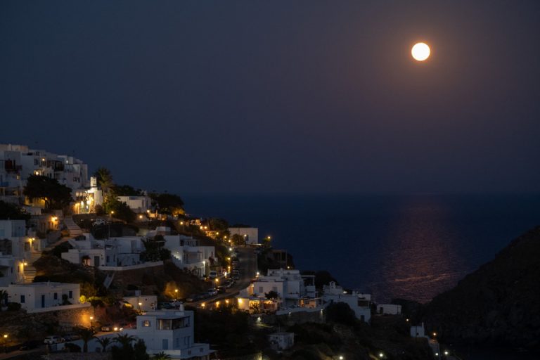 Οι Κυκλάδες πρωταγωνίστριες στη λίστα του Conde Nast Traveller