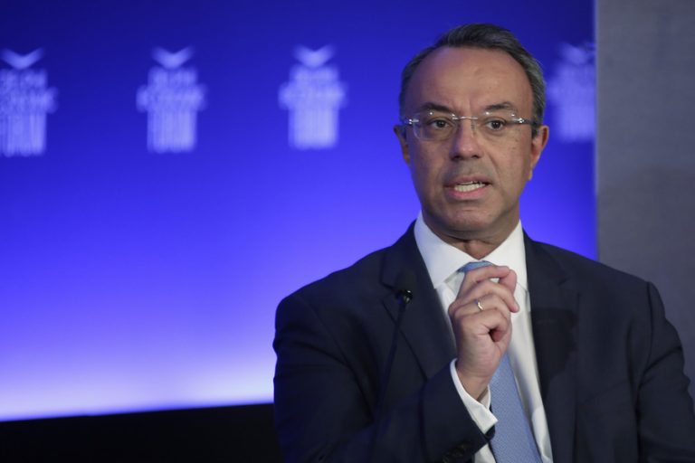 Ο Σταϊκούρας βάζει τέλος στα σενάρια μείωσης του ΕΦΚ στα καύσιμα: «Λεφτόδεντρα δεν υπάρχουν»