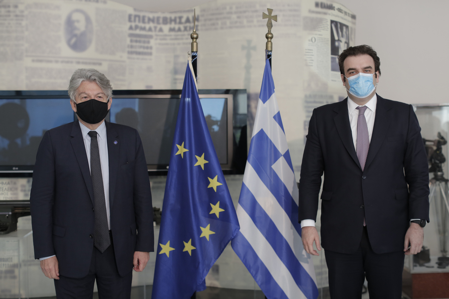 Πιερρακάκης- Μπρετόν: «Διαβατήριο ελευθερίας» το ψηφιακό πιστοποιητικό