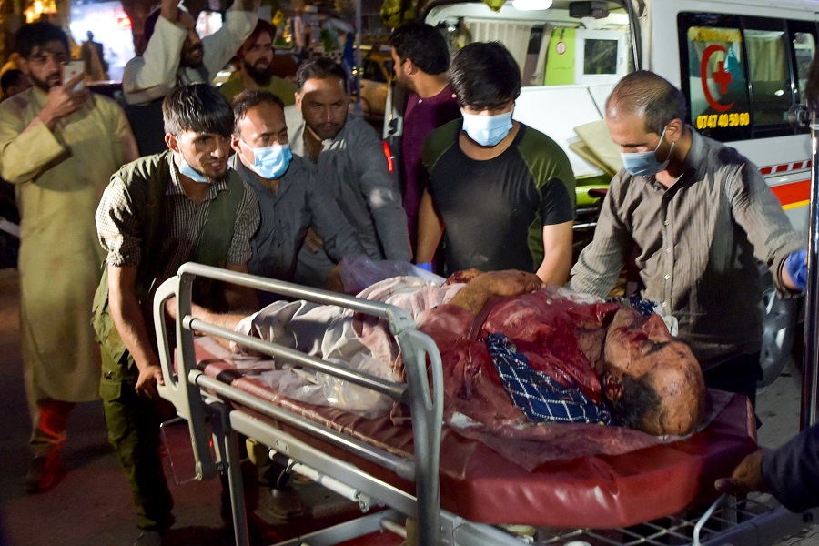 Μακελειό στην Καμπούλ: Ξεπέρασαν τους 100 οι νεκροί της διπλής τρομοκρατικής επίθεσης