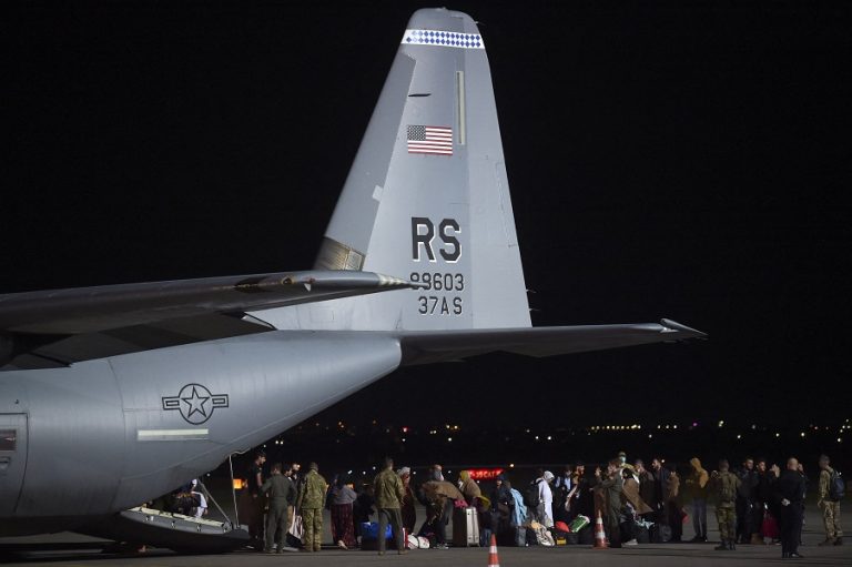 Σε εξέλιξη η τελική αποχώρηση των ΗΠΑ από το αεροδρόμιο της Καμπούλ