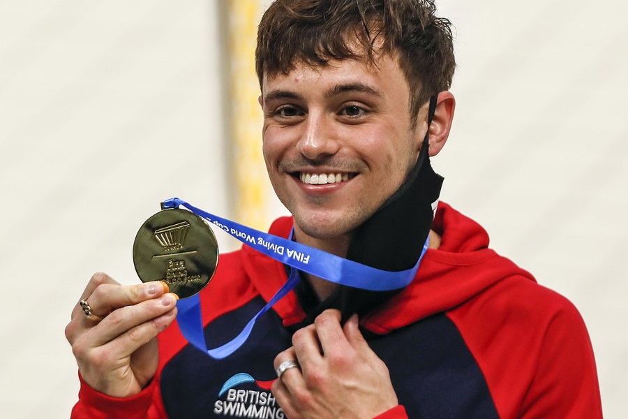 Τομ Ντάλεϊ: Ο Βρετανός κολυμβητής που έγινε viral επειδή έπλεκε στις κερκίδες σταδίου των Ολυμπιακών Αγώνων
