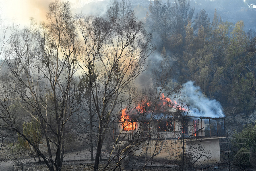 Μέτρα ανακούφισης και στήριξης των πληγέντων από τις πυρκαγιές- Όλη η ανακοίνωση του υπουργείου Οικονομικών