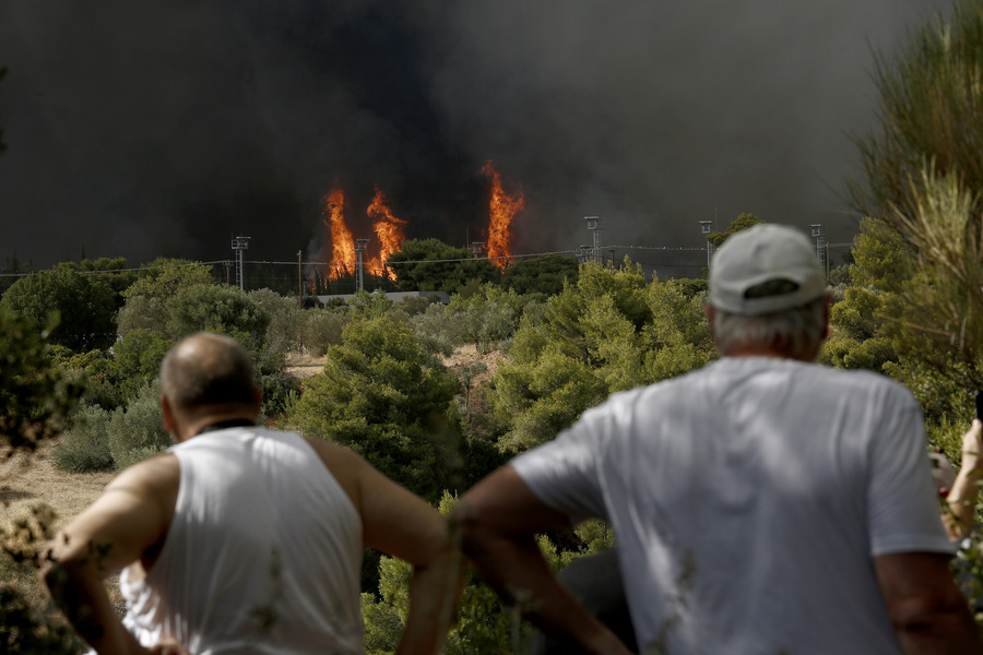 Νέο μήνυμα 112: Αν βρίσκεστε στους Θρακομακεδόνες ή Ολυμπιακό Χωριό ή Βαρυμπόμπη, εκκενώστε τώρα προς Αχαρνές