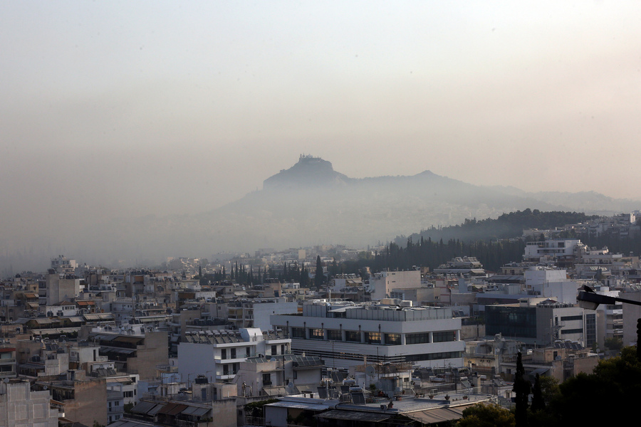 Προσοχή: Οδηγίες προστασίας από το τοξικό νέφος της πυρκαγιάς