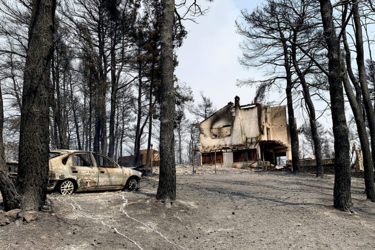 Πυρκαγιές: Ολοκληρώθηκαν οι έλεγχοι των κτιρίων σε Αττική, Ευβοία, Φθιώτιδα, Φωκίδα και Πελοπόννησο