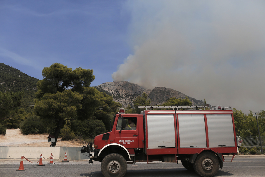 Μέτωπα φωτιάς σε Φωκίδα, Ηλεία και Αργολίδα