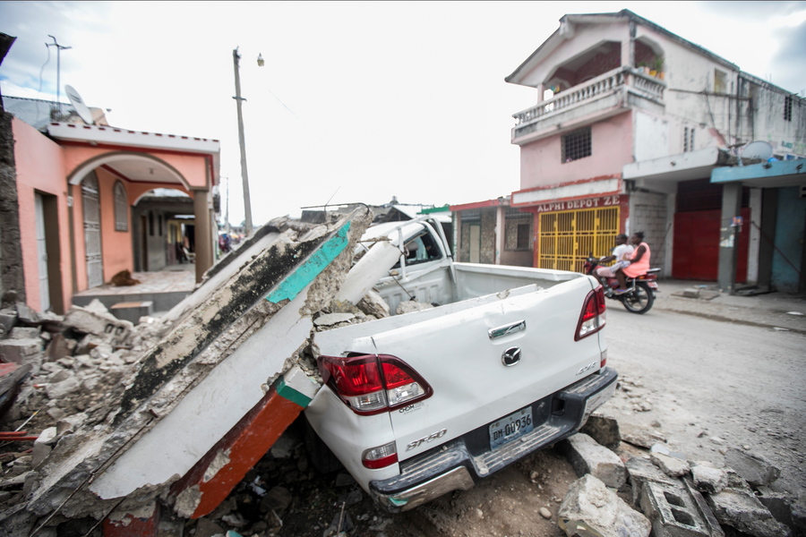 Σεισμός στην Αϊτή: Τους 1.300 έφθασαν οι νεκροί, πάνω από 5.700 οι τραυματίες