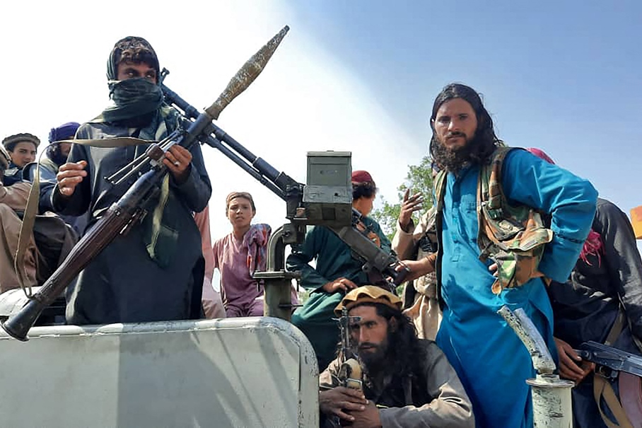 Αφγανιστάν: Ο πρόεδρος Γάνι έφυγε από τη χώρα – Οι Ταλιμπάν έδωσαν εντολή στους μαχητές να εισέλθουν στην Καμπούλ για να αποτρέψουν λεηλασίες