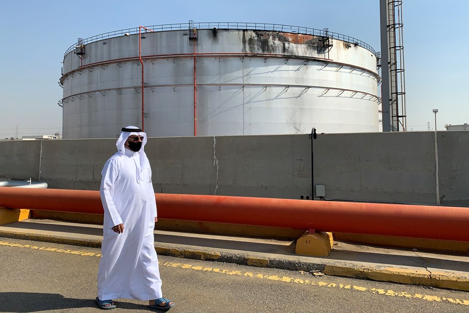 Γιατί η Σαουδική Αραβία βάζει «στοπ» στα σχέδια επέκτασης της ικανότητας παραγωγής πετρελαίου της Aramco
