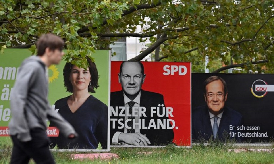 Aνοιχτές οι κάλπες στη Γερμανία- Aναποφάσιστο το 40% των ψηφοφόρων