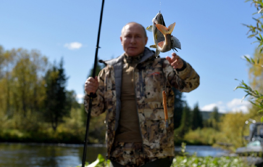 Για ψάρεμα στη Σιβηρία o Πούτιν, έπειτα από επαγγελματικό ταξίδι στη ρωσική Άπω Ανατολή