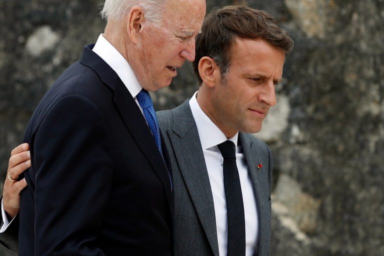 Ξεκαθάρισμα «λογαριασμών» Μπάιντεν – Μακρόν για τα υποβρύχια