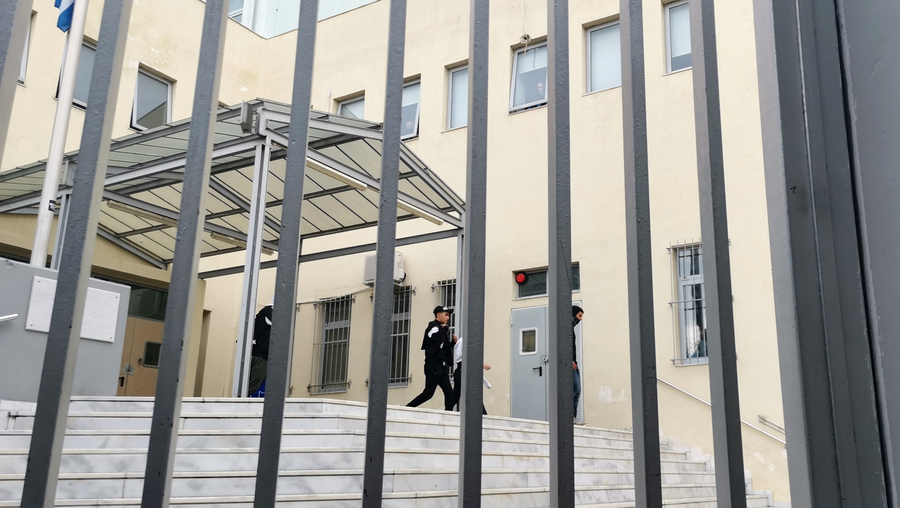 Στη Δικαιοσύνη οδηγήθηκαν όλοι οι συλληφθέντες για τα επεισόδια στα ΕΠΑΛ Σταυρούπολης