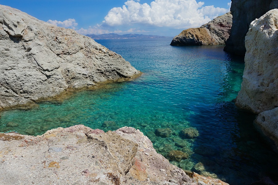 Αυτά είναι τα ελληνικά νησιά που λατρεύουν οι Αμερικανοί και οι Καναδοί τουρίστες