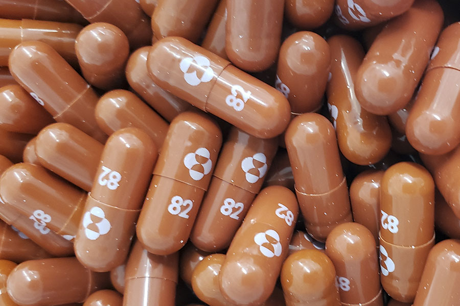 Το αντιιικό χάπι της Merck κατά του κορωνοϊού θα παραχθεί από 27 παρασκευαστές φαρμάκων