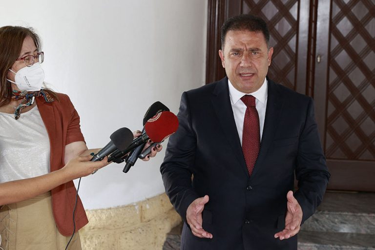 Κύπρος: «Ροζ» σκάνδαλο οδηγεί τον πρωθυπουργό του ψευδοκράτους σε παραίτηση