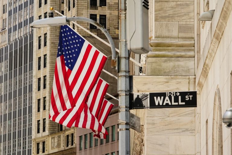 Wall Street: Η Fed κράτησε το «κόκκινο» στους δείκτες