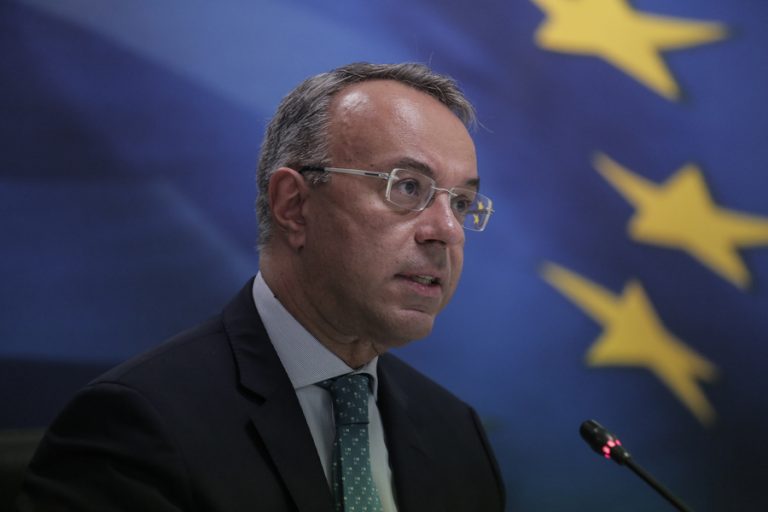 Στις Βρυξέλλες για Eurogroup και Ecofin τη Δευτέρα ο Σταϊκούρας – Τι περιλαμβάνει η ατζέντα των συζητήσεων
