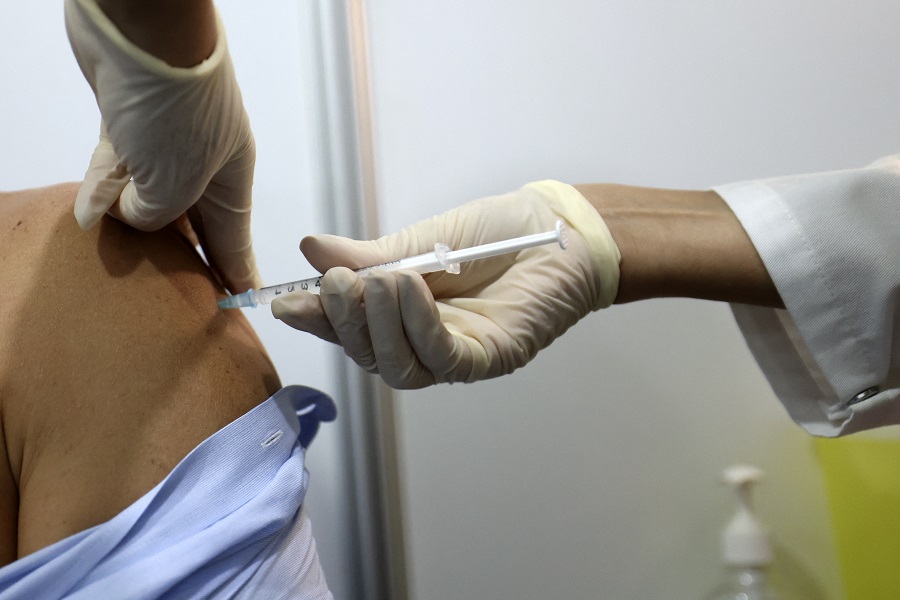 Το Ισραήλ θα χορηγήσει και τέταρτη δόση εμβολίου κατά του COVID