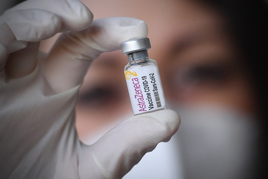 Γιατί η AstraZeneca αποσύρει το εμβόλιο για τον Covid-19