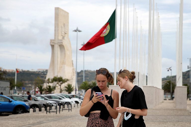 Παράνομη η αποστολή μηνυμάτων και email εκτός ωραρίου εργασίας στη Πορτογαλία