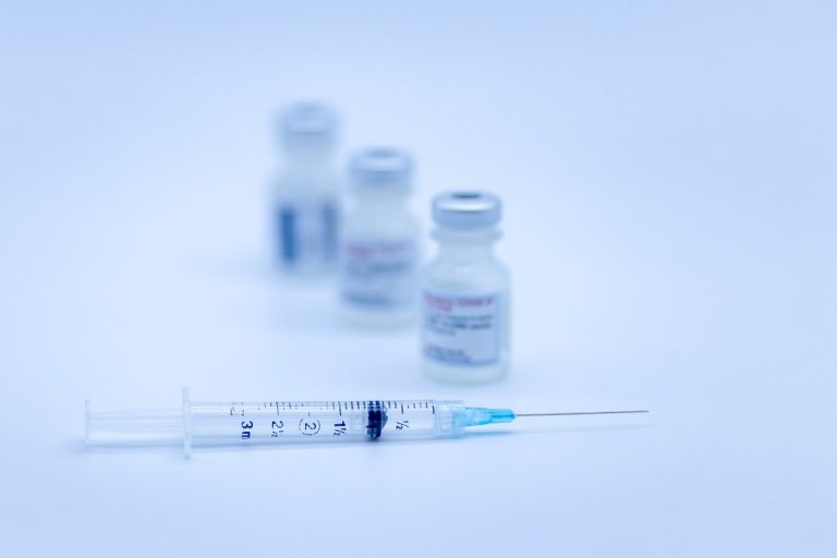 Είναι ένα καθολικό εμβόλιο κατά των κορωνοϊών η μαγική λύση για τον τερματισμό των πανδημιών;