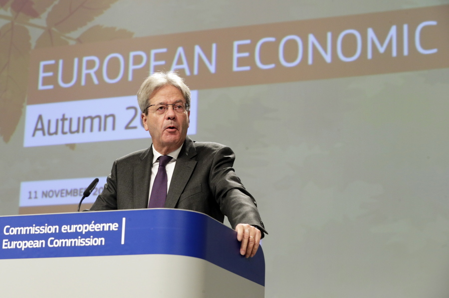 Ταχύτερη ανάπτυξη από το αναμενόμενο βλέπει για την Ευρωζώνη η Κομισιόν – Τι προβλέπει για τον πληθωρισμό
