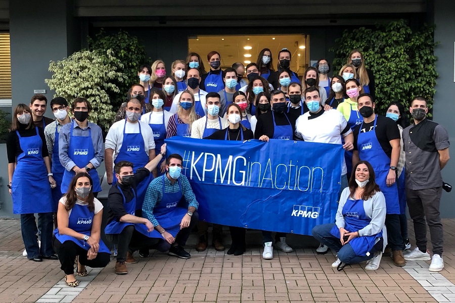 Οι εργαζόμενοι της KPMG μαγειρεύουν για καλό σκοπό και προσφέρουν περισσότερα από 200 γεύματα φροντίδας στο Φάρο Ελπίδας