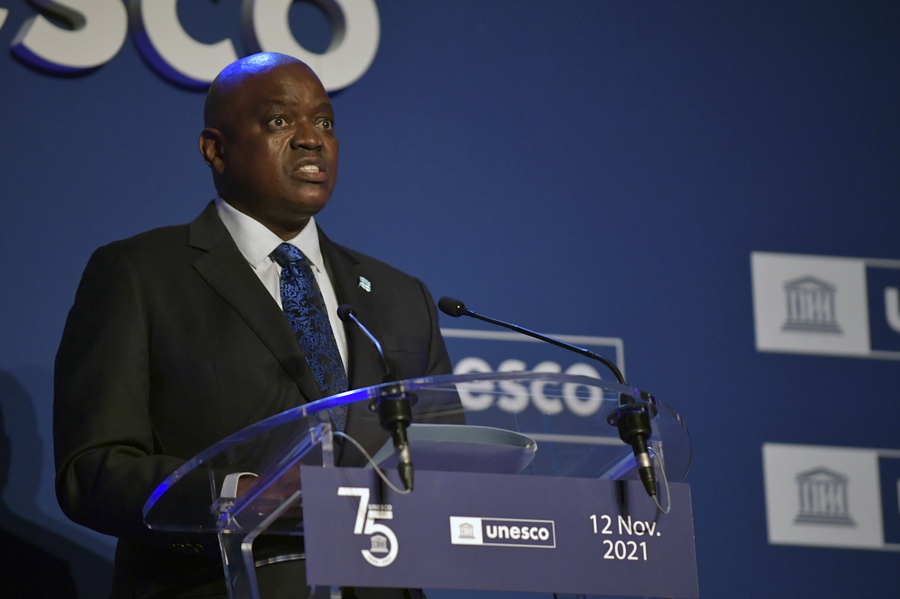 Πρόεδρος της Μποτσουάνα: Διπλωμάτες από την Ευρώπη έφεραν την μετάλλαξη Όμικρον