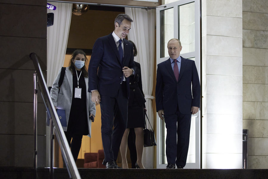 Αναθέρμανση ελληνορωσικών σχέσεων μετά το 3ωρο τετ α τετ Μητσοτάκη – Πούτιν