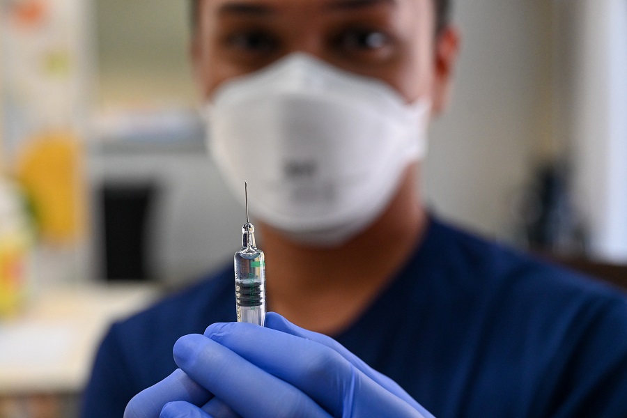 Pfizer και BioNTech αρχίζουν δοκιμές ενός συνδυαστικού εμβολίου κατά του κορωνοϊού και της γρίπης