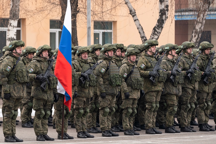 Η Ρωσία υποστηρίζει ότι επιβραδύνει εσκεμμένα την επίθεση στην Ουκρανία για να επιτρέψει στους αμάχους να απομακρυνθούν