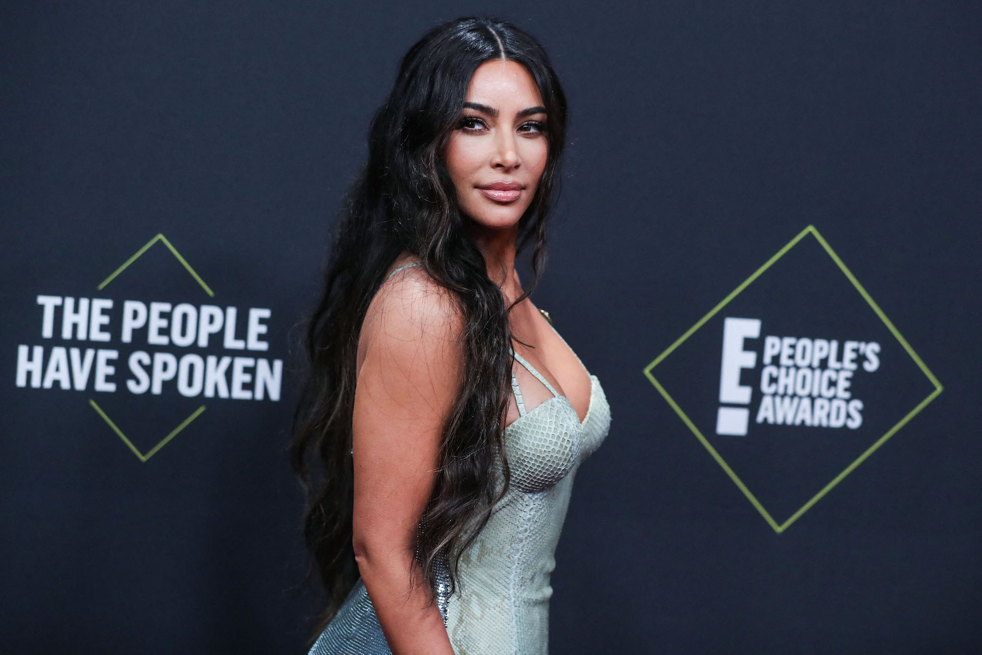 Επενδυτές μήνυσαν την Kim Kardashian και τον Floyd Mayweather για το κρυπτονόμισμα EthereumMax