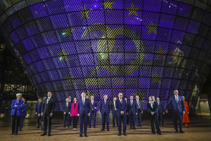 Eurogroup: Ισχυρή η ανάκαμψη της Ευρωζώνης, όμως οι κίνδυνοι παραμένουν