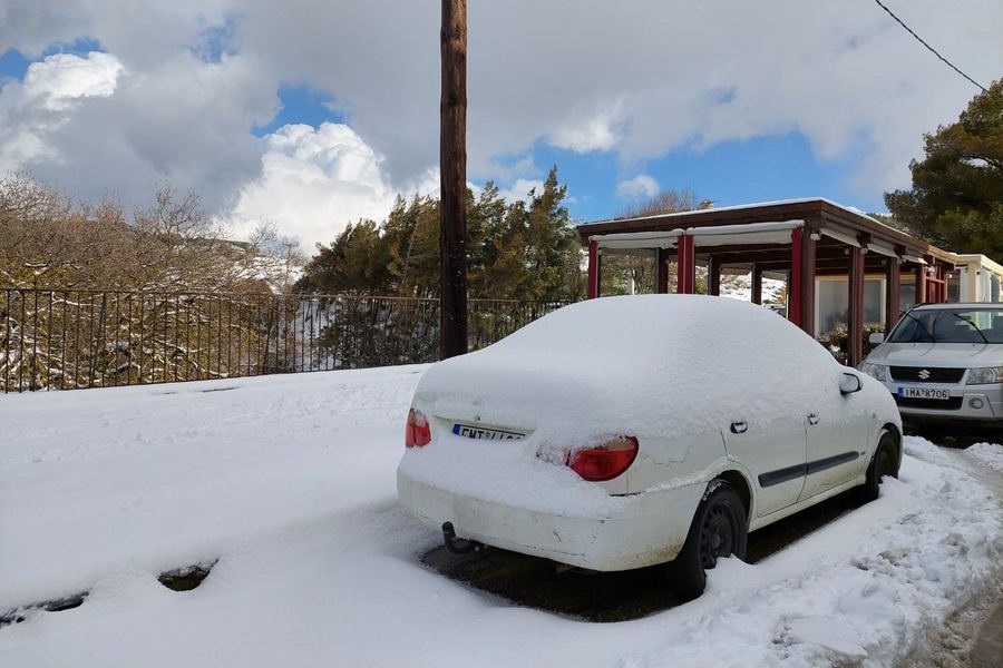 Κακοκαιρία Ελπίς: Πυκνές χιονοπτώσεις και την Τρίτη