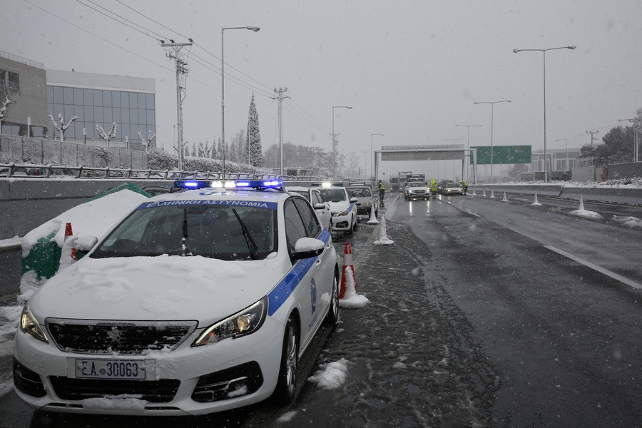 Σε εξέλιξη επιχείρηση αντιδρόμησης στην Αττική Οδό – 3.900 αστυνομικοί και 883 οχήματα της ΕΛΑΣ επιχειρούν στην Αττική