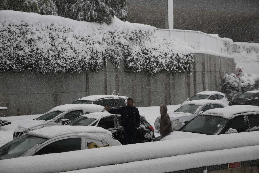 Ποιοι οδηγοί μπορούν να απεγκλωβίσουν τα οχήματά τους από την Αττική Οδό