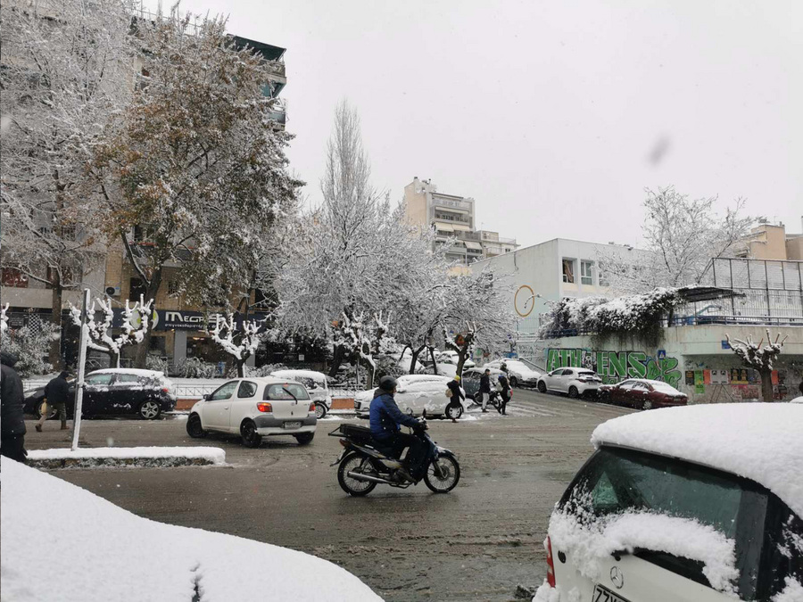 Αποκλειστήκατε από το χιόνι; Ιδού 10 τρόποι για να περάσετε τον χρόνο σας